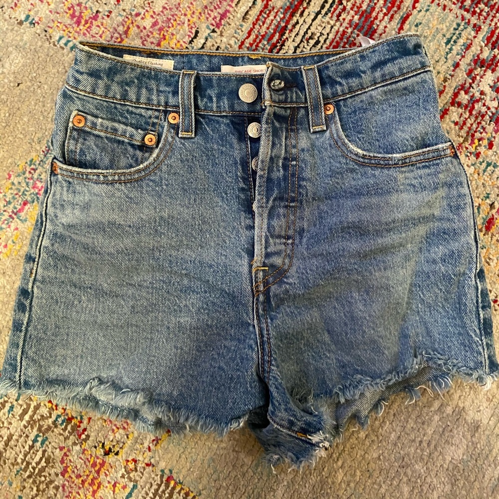 High rise Levi's ribcage short
